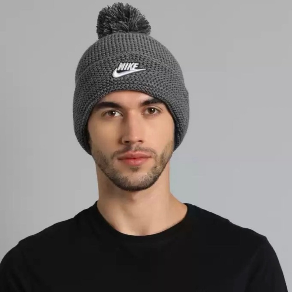 Nike Sportwear NSW Cuffed Futura Pom
Beanie DA2022-084 Gray OSFM